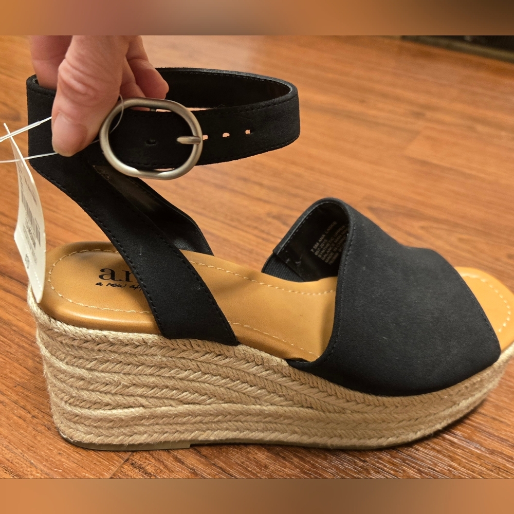 A.n.a Laskie Black 3in Wedge Heel Sandal Size 7.5 Womens - Picture 6 of 9